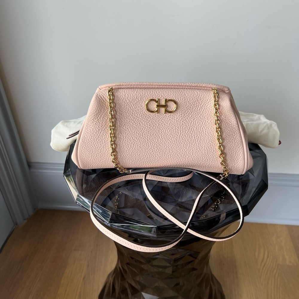 NWOT Ferragamo Gancini Leather Clutch Bag w/ Strap - Picture 11 of 16